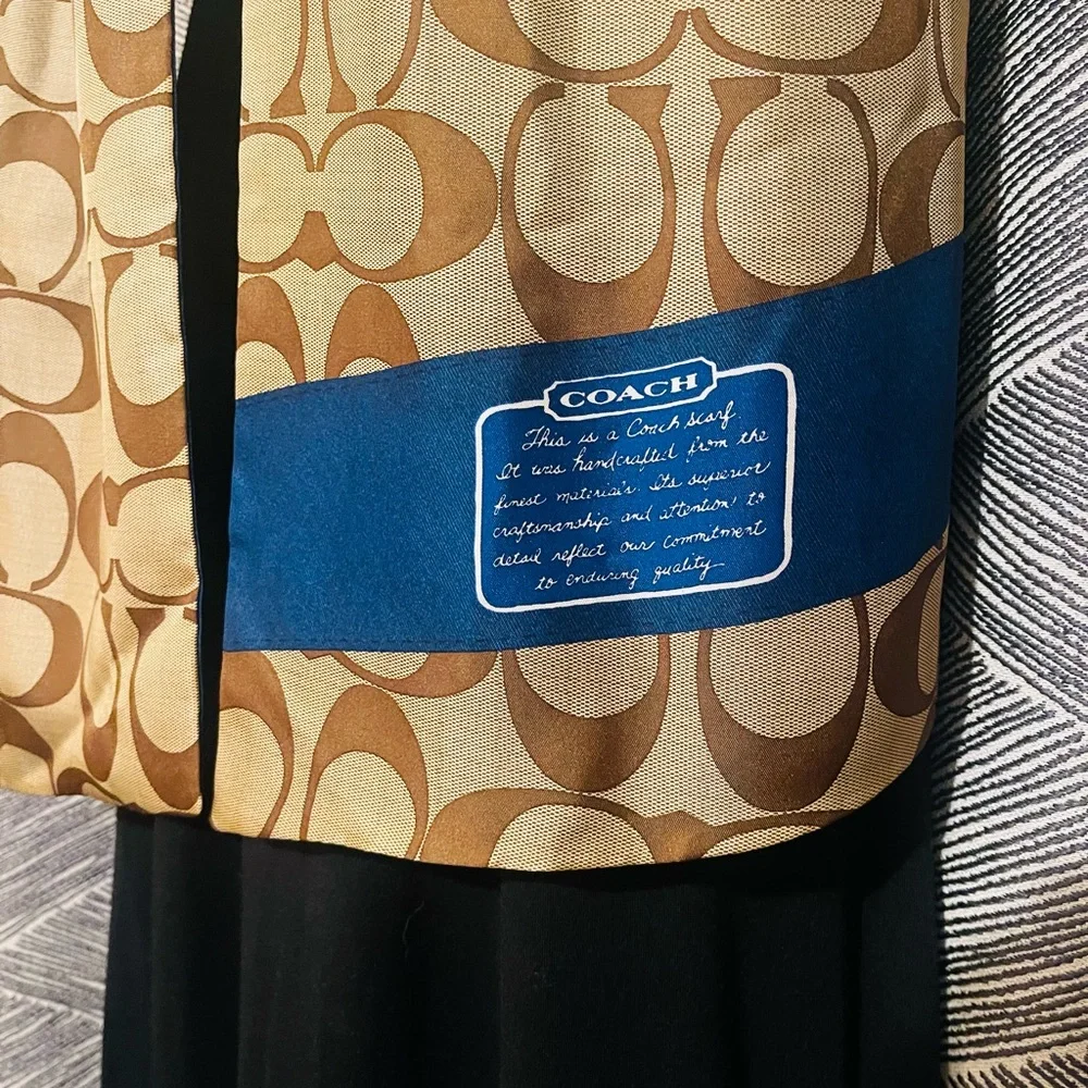 COACH REVERSIBLE SCARF - Picture 3 of 4